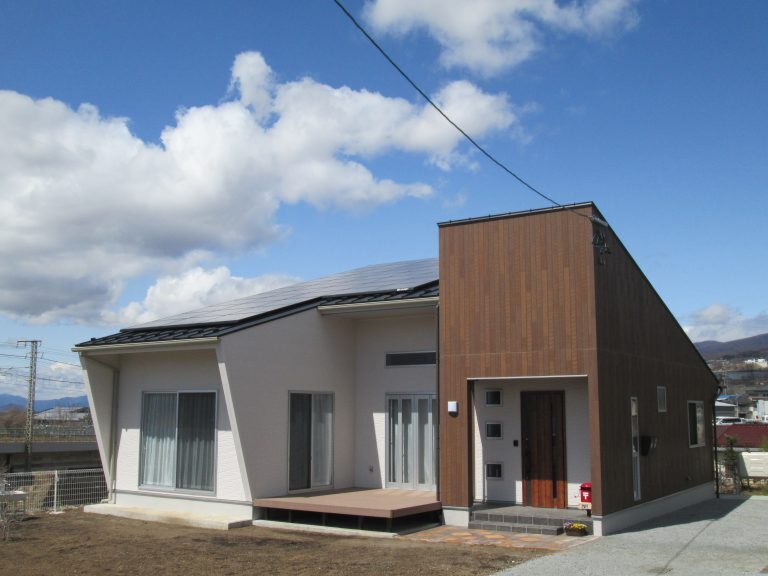 Modern Pop Designed House ・洗練された解放空間・